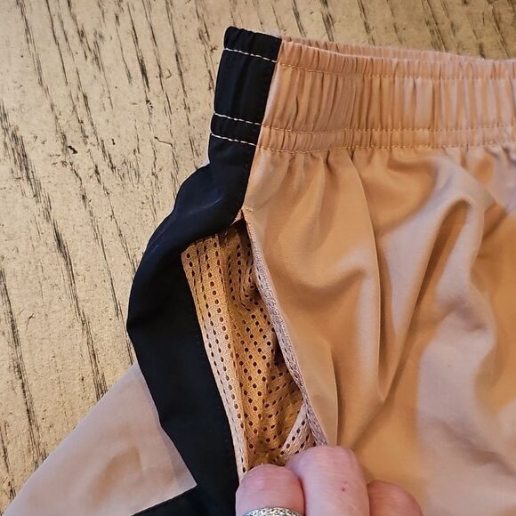 Boys Nike dri-fit shorts size 7 - Picture 5 of 8